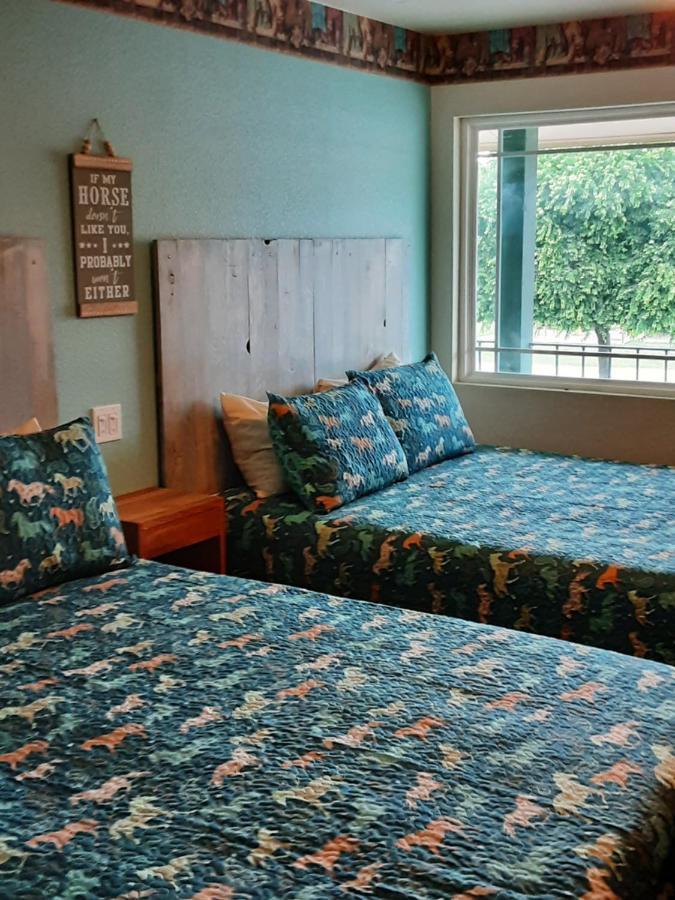 Horseshoe Riverside Lodge Canyon Lake Exterior foto