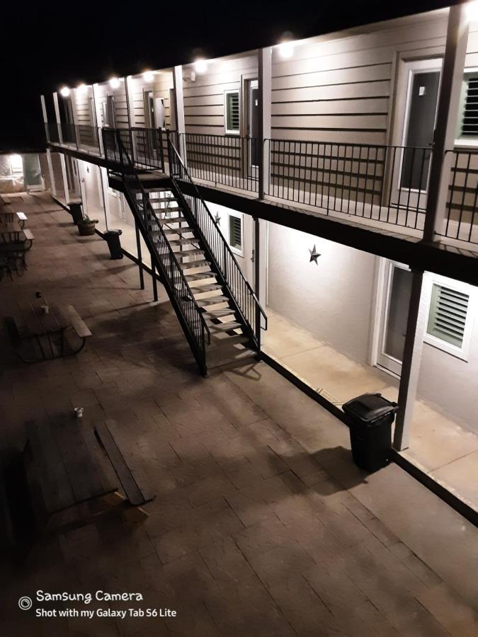 Horseshoe Riverside Lodge Canyon Lake Exterior foto