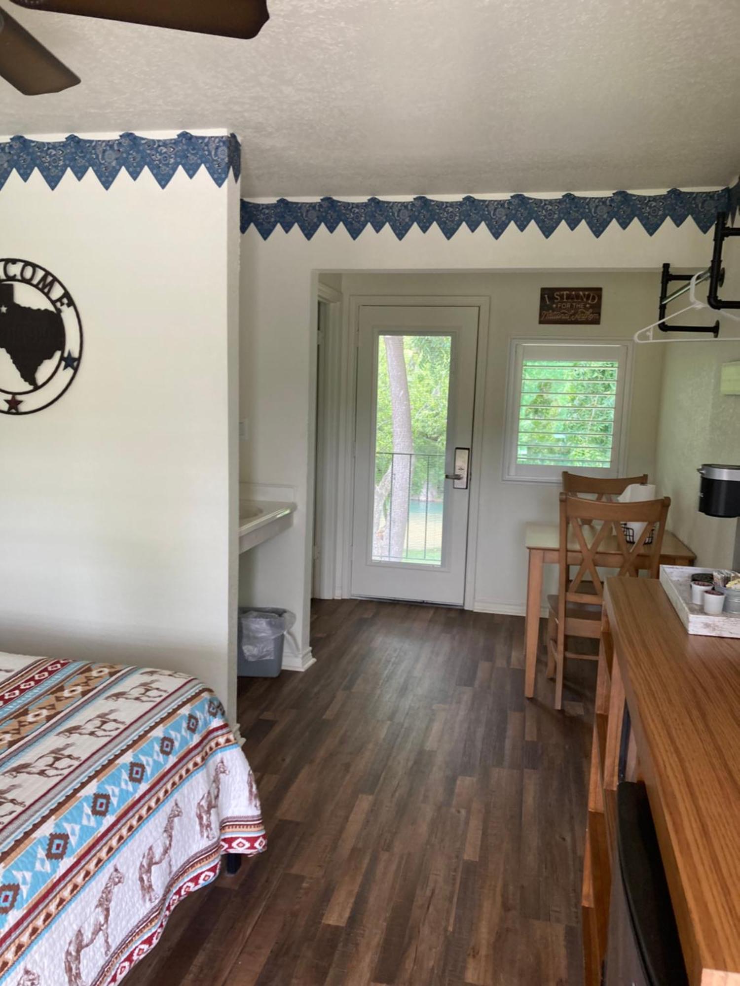 Horseshoe Riverside Lodge Canyon Lake Exterior foto